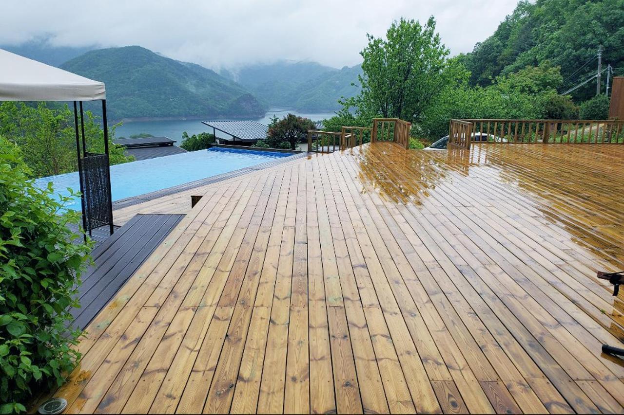 Penatess Pool Villa Chungju Luaran gambar