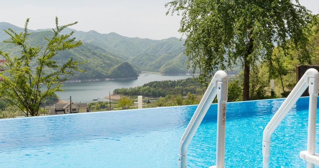 Penatess Pool Villa Chungju Luaran gambar