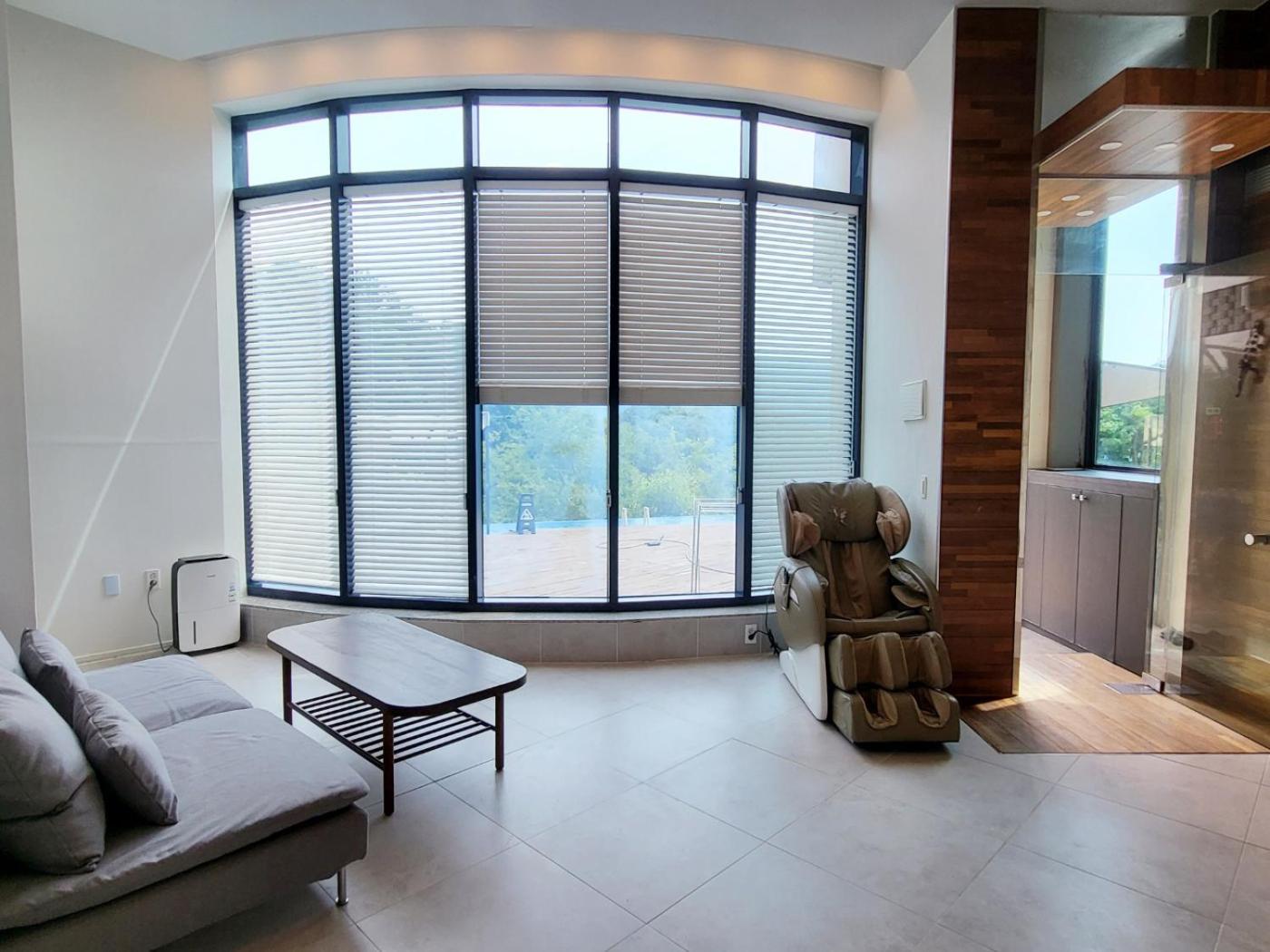 Penatess Pool Villa Chungju Luaran gambar