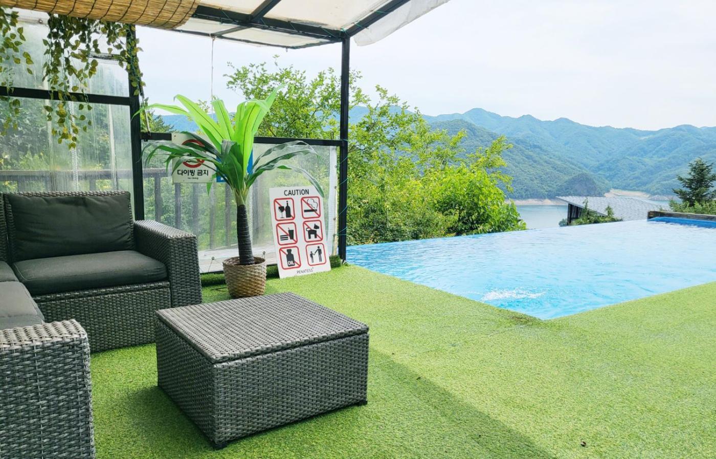 Penatess Pool Villa Chungju Luaran gambar