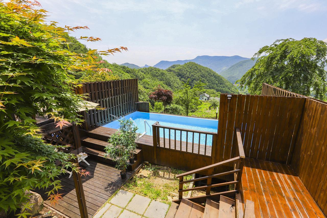 Penatess Pool Villa Chungju Luaran gambar