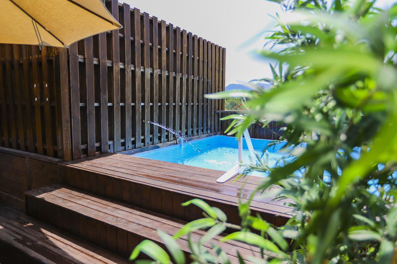 Penatess Pool Villa Chungju Luaran gambar