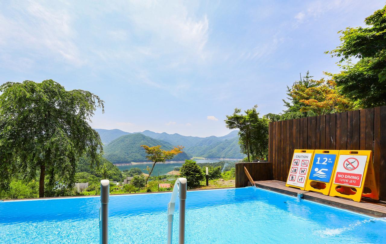 Penatess Pool Villa Chungju Luaran gambar