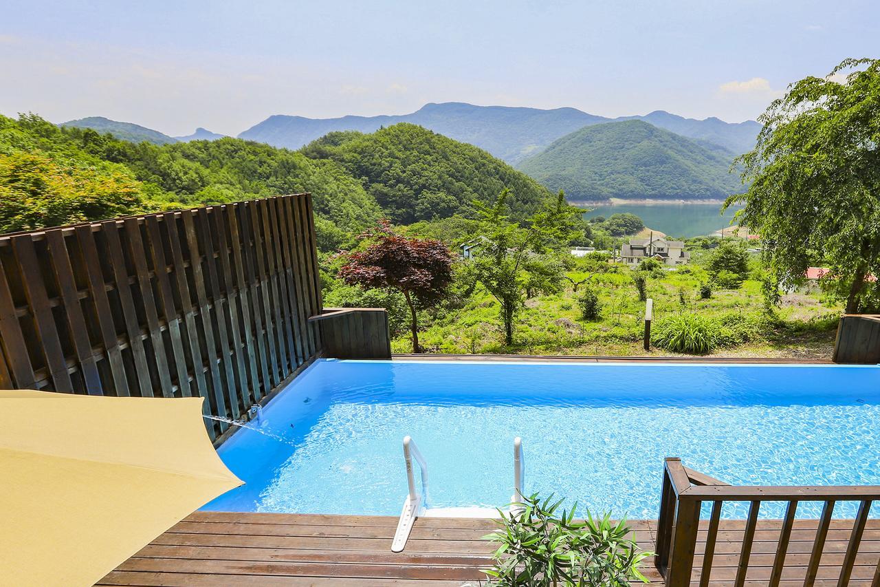 Penatess Pool Villa Chungju Luaran gambar