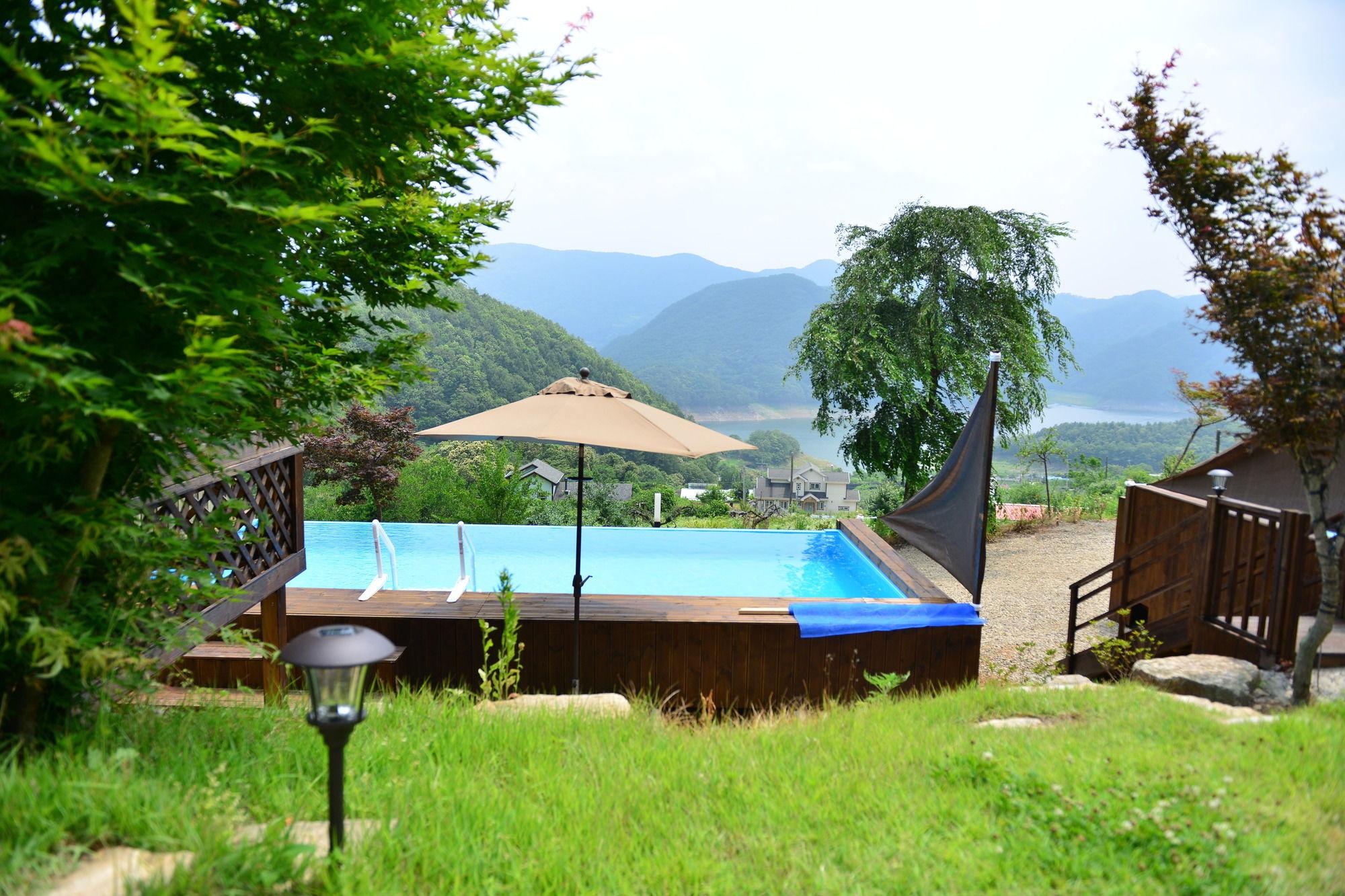 Penatess Pool Villa Chungju Luaran gambar