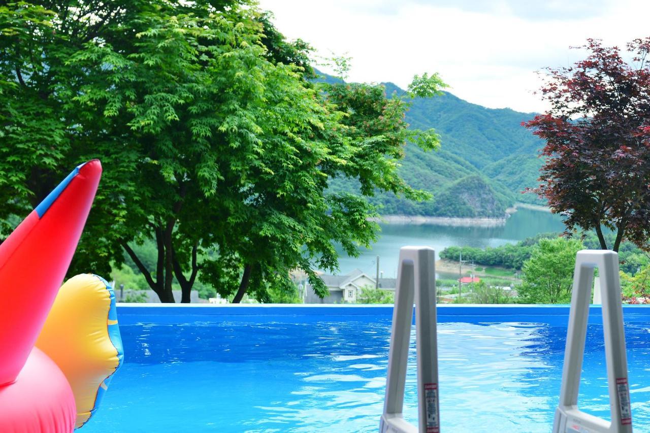 Penatess Pool Villa Chungju Luaran gambar
